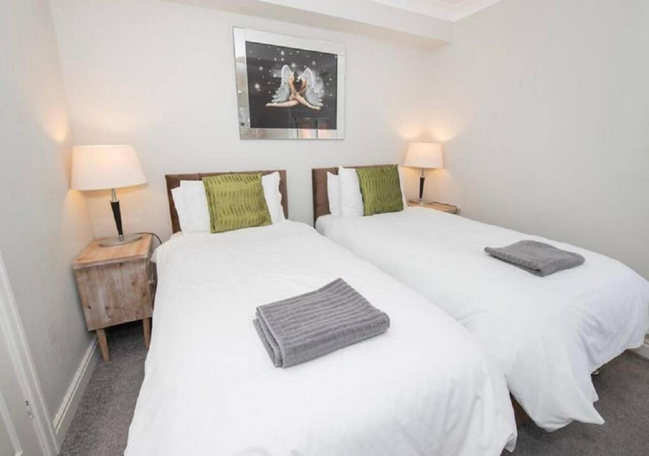 Pelican-Stylish 2-Bed Apartment Close To Beach & Town Скарборо Экстерьер фото